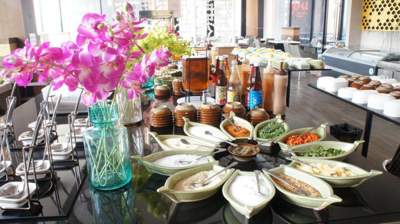 The Astra Chiang Mai 아파트 외부 사진